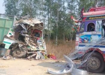 धनुषामा दुई ट्रक एकापसमा ठोकिँदा तीन जनाको मृत्यु