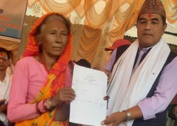 गोलबजार नगरपालिकाद्वारा भूमिहिन सुकुम्बासीलाई निस्सा वितण