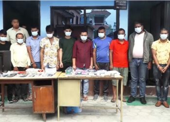 कतारबाट अवैधरूपमा सुन ल्याउने काममा संलग्न १२ जना पक्राउ (भिडियोसहित)