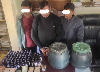 सिरहामा लागूऔषधसहित बुबा र दुई छोरा पक्राउ