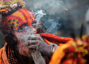 महाशिवरात्रिको अवसरमा पशुपतिनाथमा दर्शनार्थीको घुइँचो फोटो फिचर