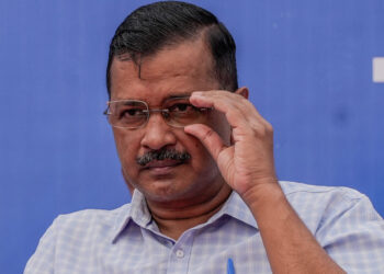 दिल्लीका मुख्यमन्त्री केजरीवाल पक्राउ