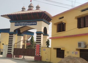 गोलबजारमा प्राध्यापकहरुले नै माँगे क्याम्पस प्रमुख किशोर साहको राजिनामा