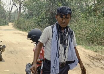 गाेलबजामा आफ्नै नेता साहीलाई मोबिल दले ,