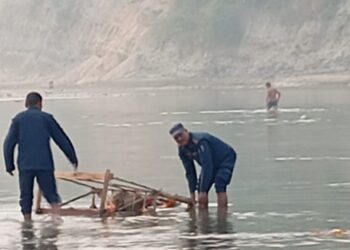 कमला नदीमा डुबेर एक जनाएको मृत्युु एक जना वेपत्ता