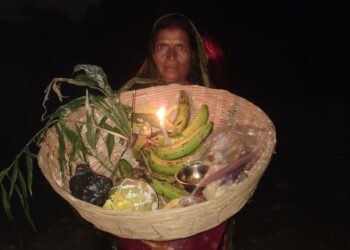 छठको मूख्य दिन आज अस्थाउँदो सूर्यलाई अर्घ दिएर मनाए