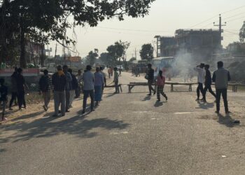 सशस्त्र प्रहरी सईको मृत्यु प्रकरणः छानविनको माग गर्दै पुर्व पश्चिम लोकमार्ग अवरुद्ध