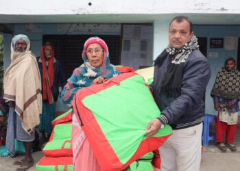 गोलबजारमा फाइबर सिरक वितरण