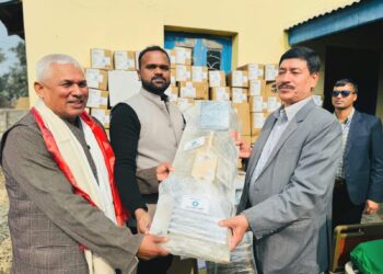 हेल्पिङ हर्ट नेपालद्वारा सिरहाका तीन अस्पतालाई स्वास्थ्य सामग्री सहयोग