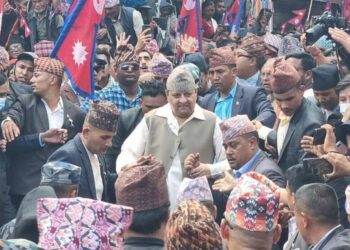 पूर्वराजाको स्वागतसँगै काठमाडौंमा शक्ति प्रदर्शन गर्दै राजावादी समूह