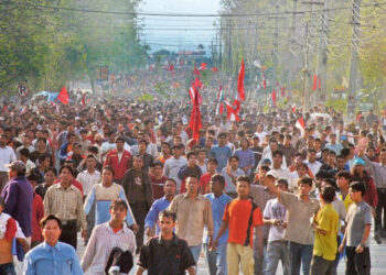‘लाठे’ लोकतन्त्र किन लड्बडायो ?