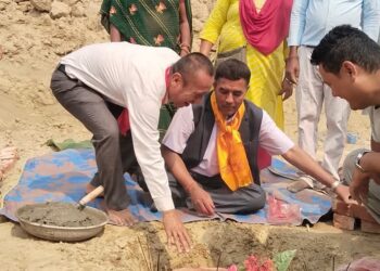 गोलबजार-६ मा वडा कार्यालय भवनको सिलान्यास,अब छिट्टै आफ्नै भवनबाट सेवा दिने तयारी