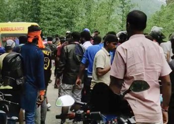 हलेसी दर्शन गरेर सिराहा फर्किँदै गरेको गाडी दुर्घटना १जनाको मृत्युु १०जना काठमाडौं रेफर
