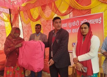 गोलबजारमा गर्भवती र सुत्केरी महिलालाई फाइबर सिरक