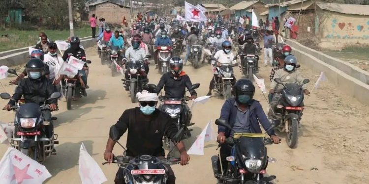 सिरहा ३ मा नेकपाको मोटरसाइकल र्याली