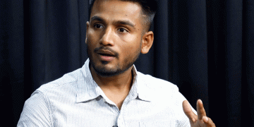 सपथ सिंहदरबारमा, सांसद नयाँ दिल्लीमा