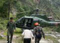 मेडिकल टिम बोकेर सेनाको हेलिकप्टर बाढी प्रभावित क्षेत्रतर्फ