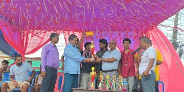 चोहर्वामा मटका फोड प्रतियोगिता : भाइजीटोल यादव टिम प्रथम, बाढीपीडितलाई विजेता टिमको आर्थिक सहयोग
