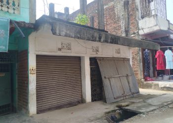 गोलबजारका किसानका लागि आएको सरकारी अनुदानको मल निजी गोदाममा,